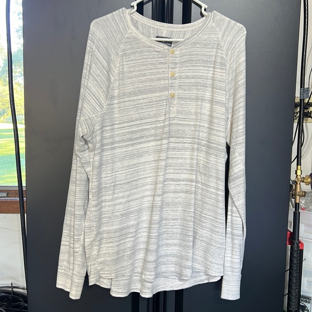 Men’s American Eagle Henley size XXL EUC